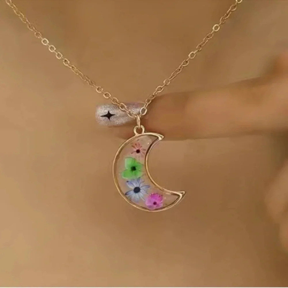 18k Gold Plated Flower Crescent Moon Pendant Necklace